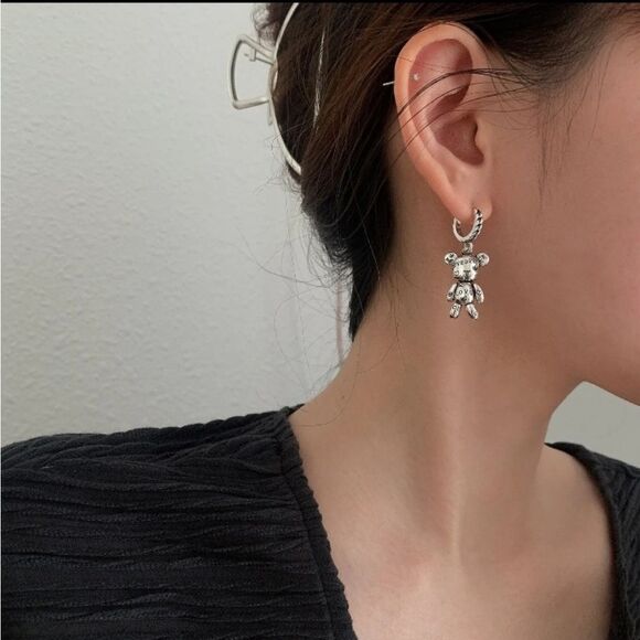 Sterling Silver 🐻 Teddy Bear ♥️ Heart Earrings - Picture 5 of 6